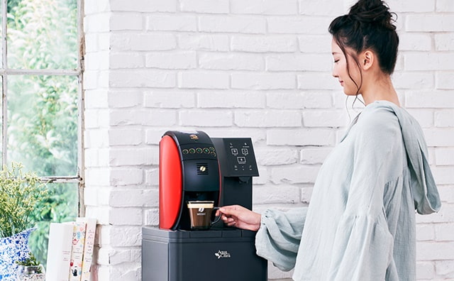 カフェ機能搭載で1台2役の「AQUA WITH（アクアウィズ）」