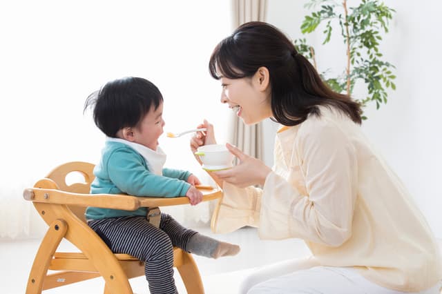 赤ちゃんはいつから水道水を飲めるようになる？