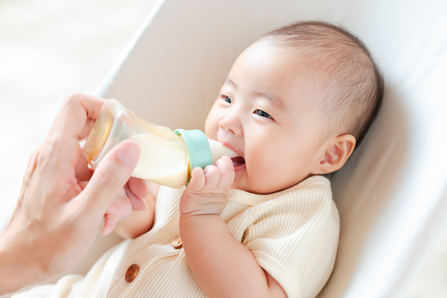 赤ちゃんのミルクや離乳食にウォーターサーバーの水は使える？